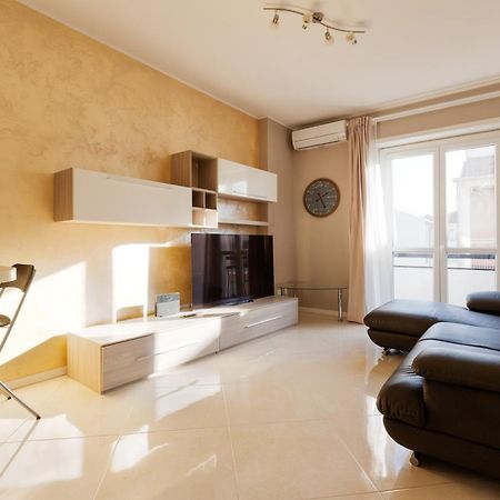 Niguarda Bright Apartment W/ Balcony Milano Ngoại thất bức ảnh